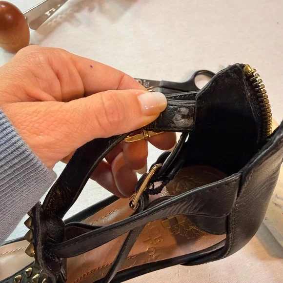 Vince Camuto Studded Sandals 8B Black Good Leather Kitten Heel Gladiator Luxury - Picture 7 of 10